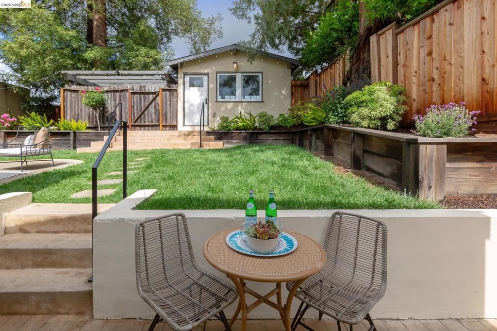 Image 57 of property listing at 153 Arbor Dr, Piedmont, CA 94610