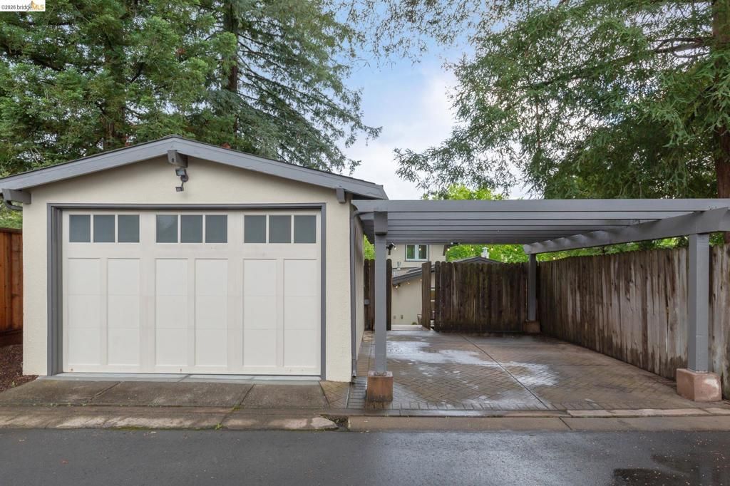 Image 58 of property listing at 153 Arbor Dr, Piedmont, CA 94610