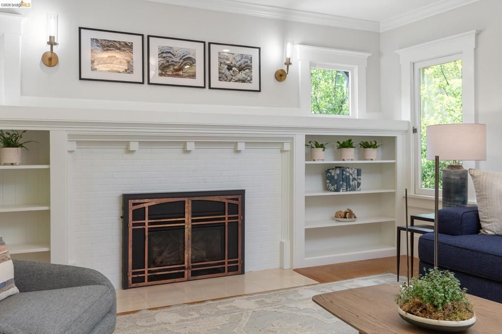 Image 8 of property listing at 153 Arbor Dr, Piedmont, CA 94610