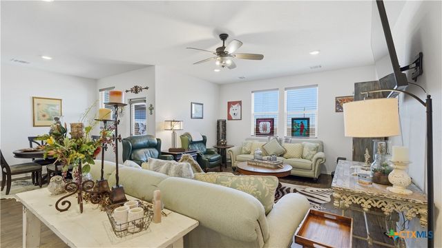 437 Signe, Seguin, TX 78155