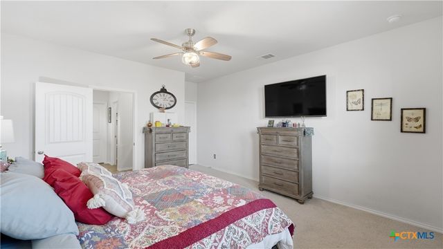 437 Signe, Seguin, TX 78155