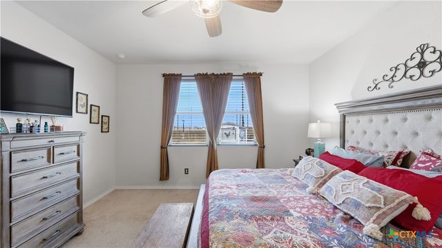 437 Signe, Seguin, TX 78155