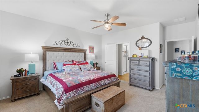 437 Signe, Seguin, TX 78155