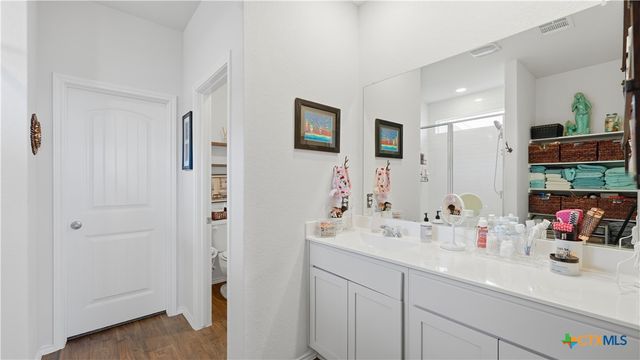 437 Signe, Seguin, TX 78155