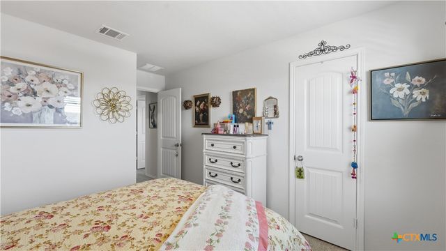 437 Signe, Seguin, TX 78155