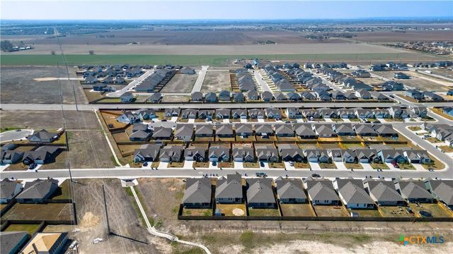 437 Signe, Seguin, TX 78155