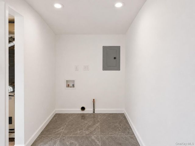 11 Ivan Court, Brooklyn, NY 11229