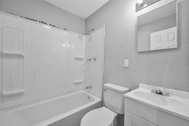 102 SW 25th, Lawton, OK 73505