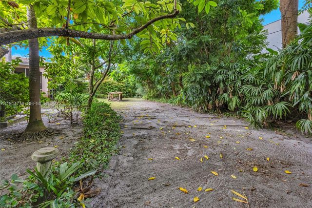 919 Tendilla Ave, Coral Gables, FL 33134