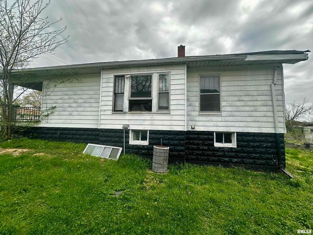 111 E WALKER Street, Galatia, IL 62935