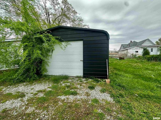 111 E WALKER Street, Galatia, IL 62935