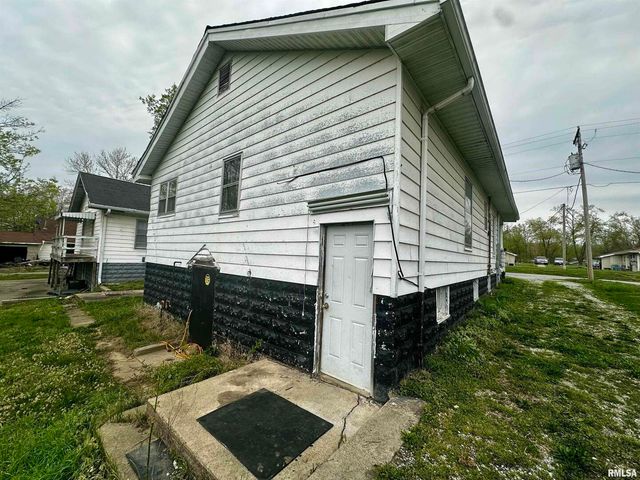 111 E WALKER Street, Galatia, IL 62935