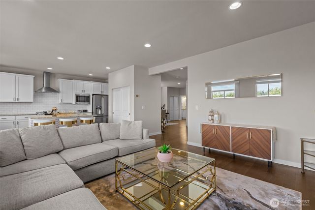 19042 123rd Avenue SE, Renton, WA 98058