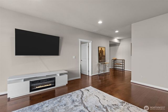 19042 123rd Avenue SE, Renton, WA 98058
