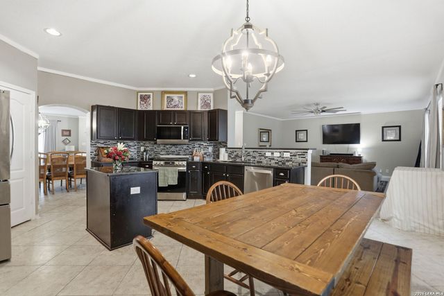 9518 Wolf Pt, San Antonio, TX 78251