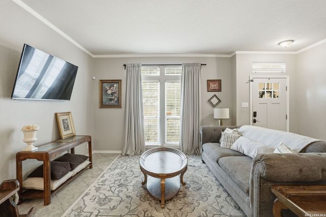 9518 Wolf Pt, San Antonio, TX 78251