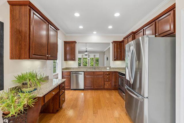 186 Old Towne Dr, Mount Juliet, TN 37122