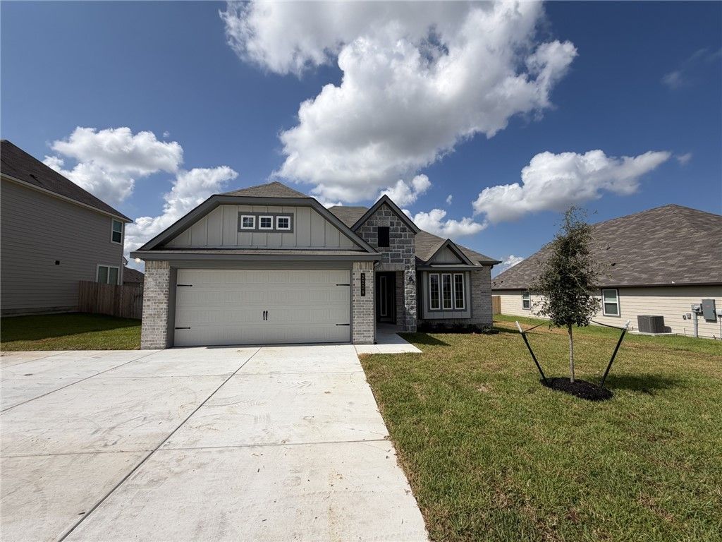 2209 Autumn Lake Drive, Bryan, TX 77807 — exterior
