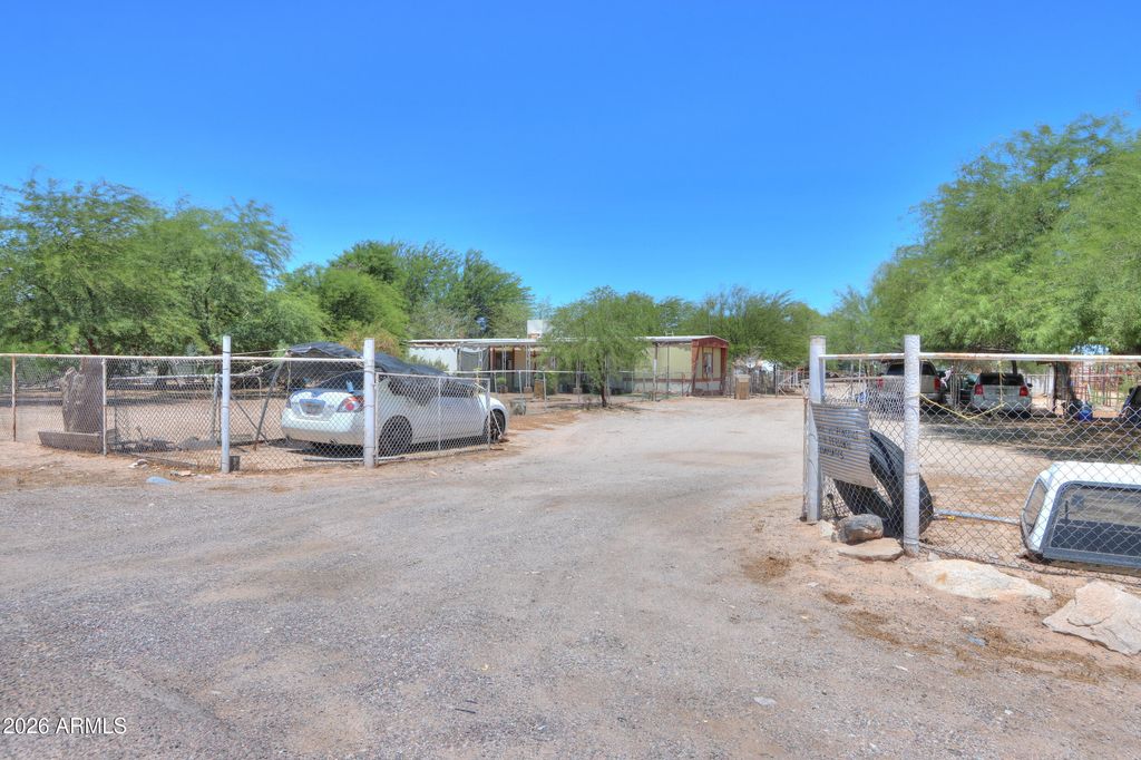 50740 W JULIE Lane, Maricopa, AZ 85139 — photo 2