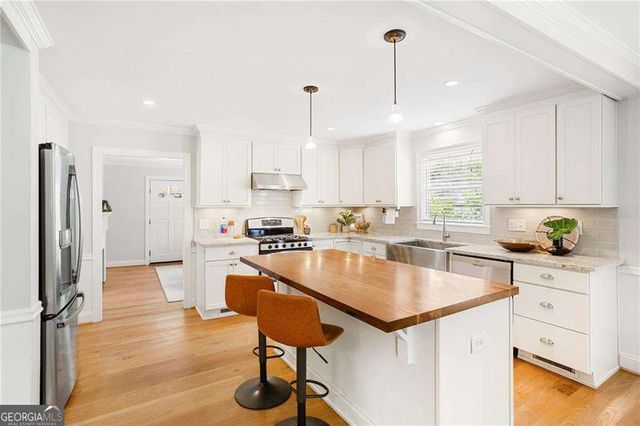 1834 Woodland Hills Avenue NW, Atlanta, GA 30318