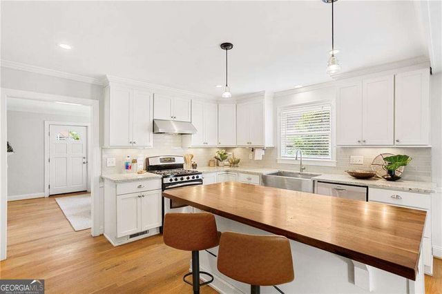 1834 Woodland Hills Avenue NW, Atlanta, GA 30318