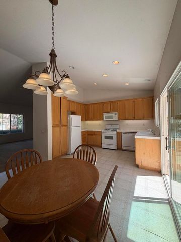 469 Autumn Way, Banning, CA 92220