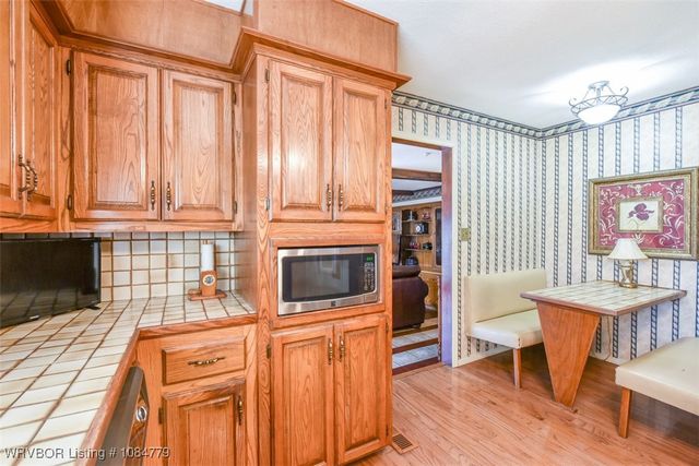 407 Ray Fine Boulevard, Roland, OK 74954