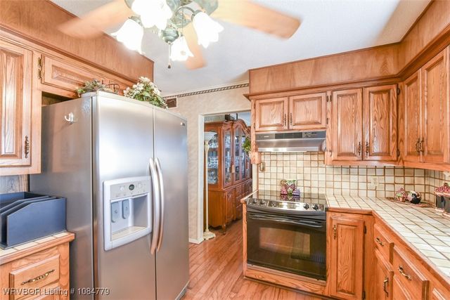 407 Ray Fine Boulevard, Roland, OK 74954