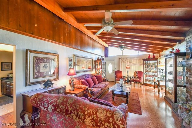 407 Ray Fine Boulevard, Roland, OK 74954