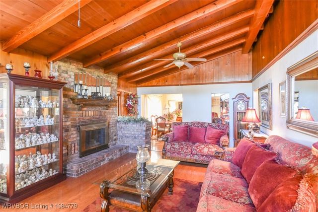 407 Ray Fine Boulevard, Roland, OK 74954