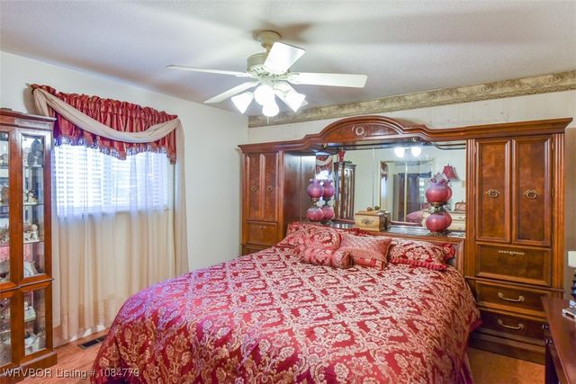 407 Ray Fine Boulevard, Roland, OK 74954