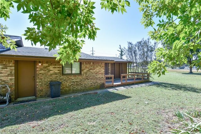 407 Ray Fine Boulevard, Roland, OK 74954