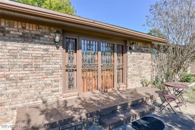 407 Ray Fine Boulevard, Roland, OK 74954