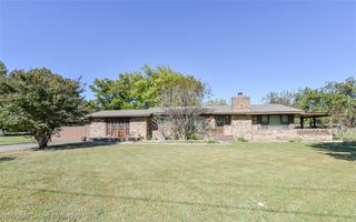 407 Ray Fine Boulevard, Roland, OK 74954