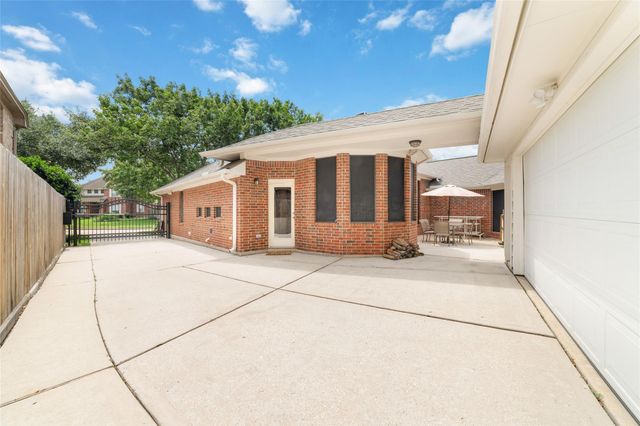 9835 Bestin Lane, Houston, TX 77065