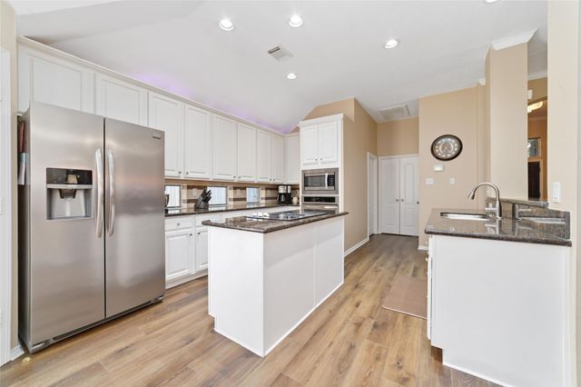 9835 Bestin Lane, Houston, TX 77065
