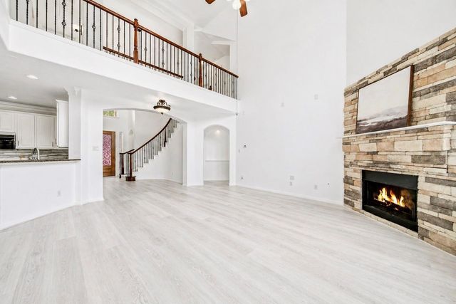18431 W Laura Shore Drive, Cypress, TX 77433