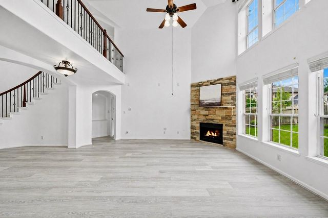 18431 W Laura Shore Drive, Cypress, TX 77433