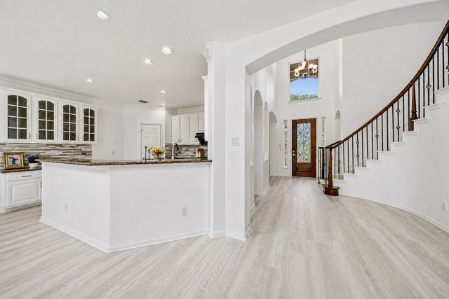 18431 W Laura Shore Drive, Cypress, TX 77433