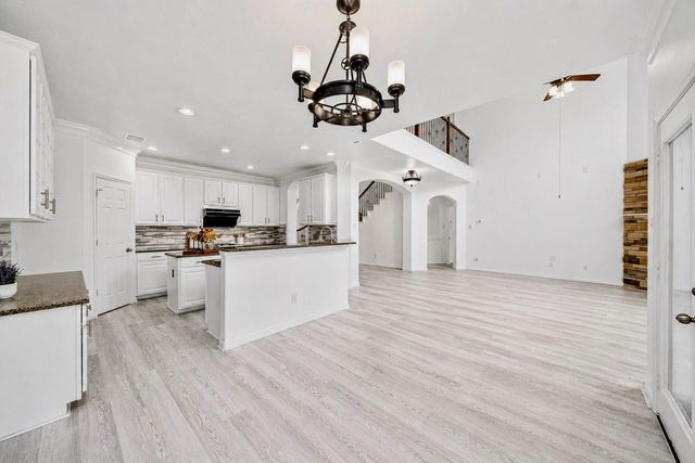 18431 W Laura Shore Drive, Cypress, TX 77433