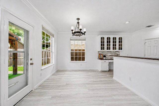 18431 W Laura Shore Drive, Cypress, TX 77433