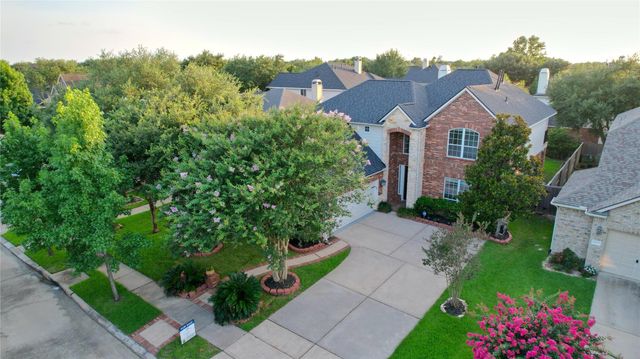 18431 W Laura Shore Drive, Cypress, TX 77433