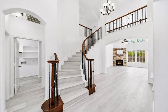 18431 W Laura Shore Drive, Cypress, TX 77433