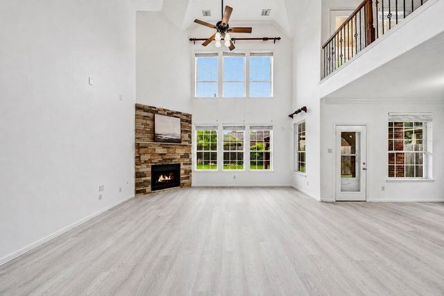 18431 W Laura Shore Drive, Cypress, TX 77433
