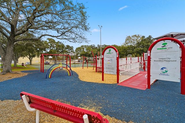 309 Waco Avenue, League City, TX 77573