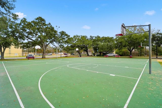 309 Waco Avenue, League City, TX 77573