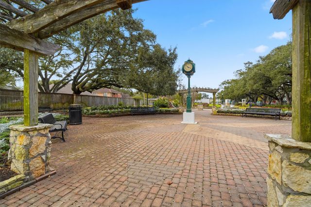 309 Waco Avenue, League City, TX 77573