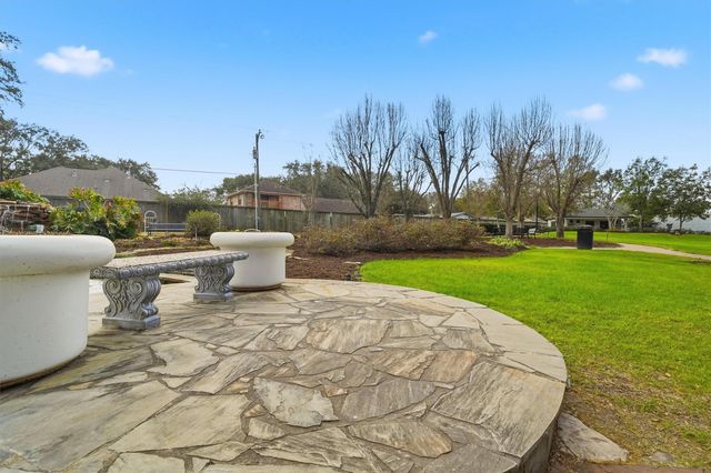 309 Waco Avenue, League City, TX 77573