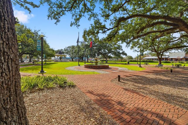 309 Waco Avenue, League City, TX 77573