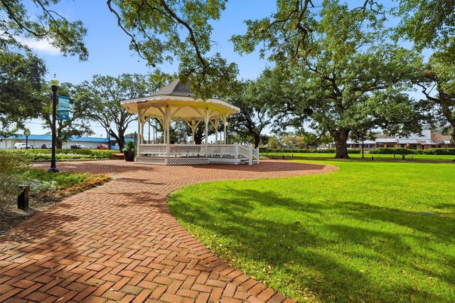 309 Waco Avenue, League City, TX 77573